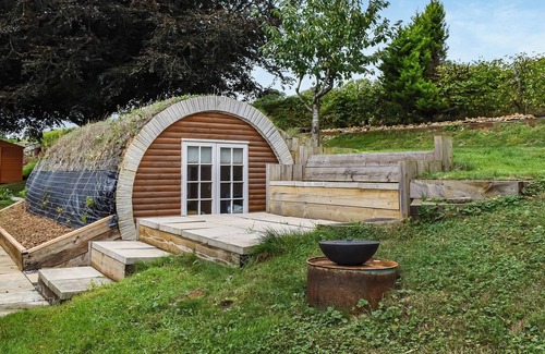 Elmsted Cottage | An amazing and extraordinary property.