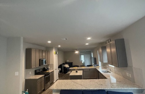 Conroe House | An Entire House with 5 bedrooms , 2.5 baths and 2 living room spaces