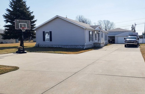 New Baltimore House | Anchor Bay Boathouse
