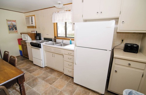 Richmond Cabin | Anchor's Away, a 3BR, 2BR, accessible cabin with jacuzzi tub and lake views