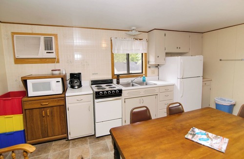 Richmond Cabin | Anchor's Away, a 3BR, 2BR, accessible cabin with jacuzzi tub and lake views