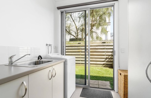 Apollo Bay House | Anchorage - rare property on ocean side of the Great Ocean Road