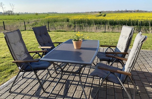 Vollerwiek Apartment | Anchorage" vacation apartment near SPO