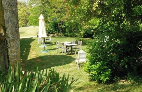 Lamothe-Landerron Apartment | Ancien Haras de la Tour - Chambre de la Vallée