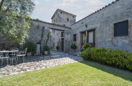Stilo House | Ancient holiday home in the countryside of Stilo with garden