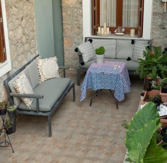 Lesvos Apartment | Ancient port house