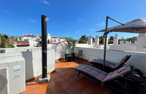 Rota House | Andalusische Traumreihenhaus mit 3 Terrasen Neben Golfplatz in Costa Ballena ,
