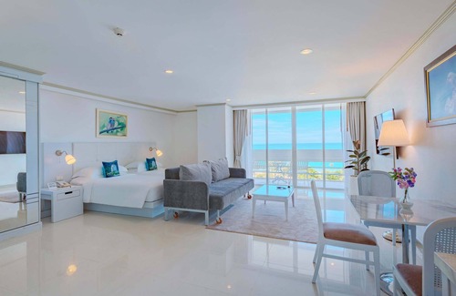 Patong Hotel | Andaman Beach Suites Hotel