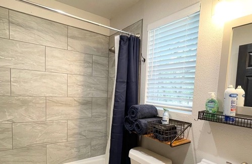 Johnson City Cottage | Anderson Cottage at Wrenwood Ranch, King Bed, Walking Distance to Winery