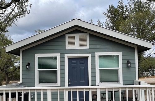 Johnson City Cottage | Anderson Cottage at Wrenwood Ranch, King Bed, Walking Distance to Winery