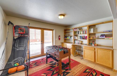 Angel Fire House | Angel Fire Townhome with Hot Tub 2 Mi to Ski Resort