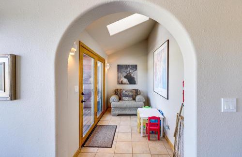 Angel Fire House | Angel Fire Townhome with Hot Tub 2 Mi to Ski Resort