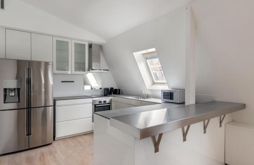 Lagny-sur-Marne Apartment | Angel