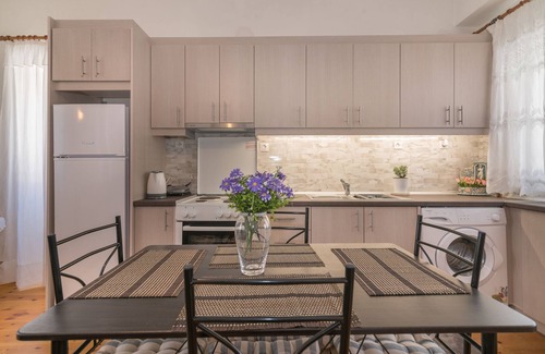 Ano Volimes House | Angel's 2-Bedroom Traditional House