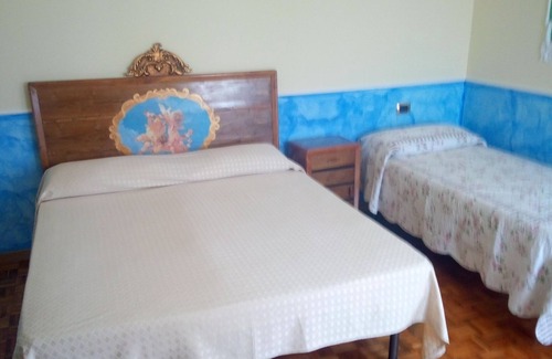 Servigliano House | Angela Garden B&B - Sunflower Room (quadruple)