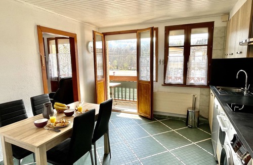 Forges-les-Bains Apartment | Angèle : Nice apartment 300 meters from the Bains les Bains thermal baths