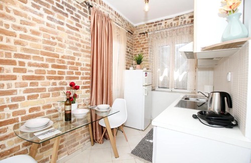 Corfu Town Apartment | Anna's Studio