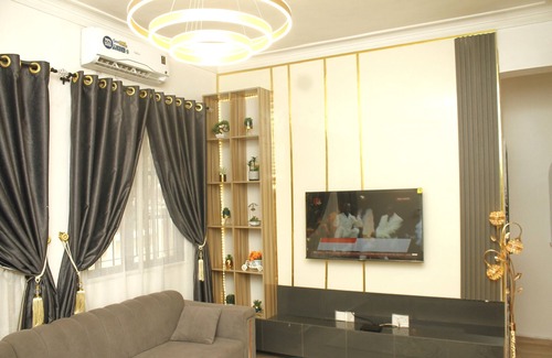 Utako Apartment | AnniJ Luxury