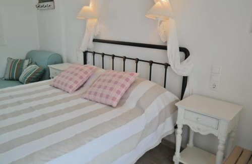 Plaka Apartment | Annio studios