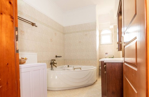 Patsos Villa | Annlexander mountain Villa