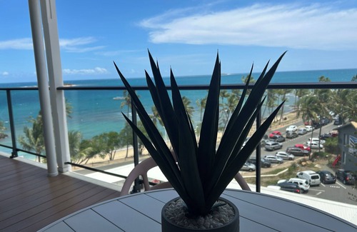 Noumea Apartment | Anse Vata: panoramic view apartment!