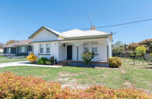 Orange House | Anson Cottage - 1900s CBD Home, Private & Practical