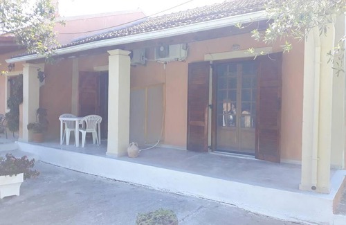 Notos Apartment | Anthoula's Garden Perivoli
