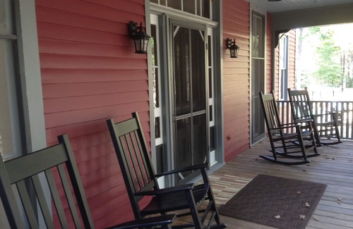 New Ulm House | Antique 1890 Farm House - New Ulm - great for Antique Week, The Vine, or Getaway