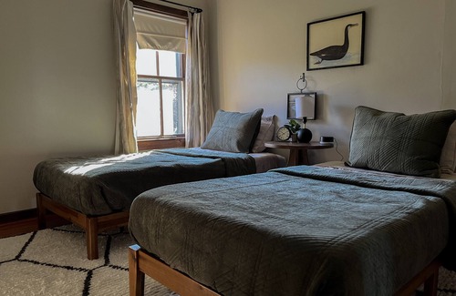 Hancock Other | Antique Farmhouse| King Bed| 2bathrooms| 30 mins to Acadia Natl Park