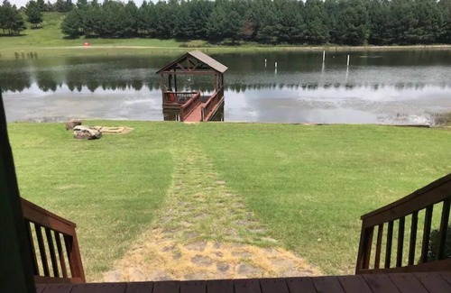 Bates House | Antler Oaks Lakeside Cabin