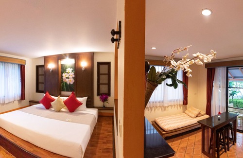 Chalong Hotel | Aochalong Villa Resort & Spa