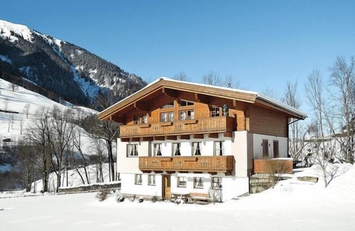 Fusch an der Grossglocknerstrasse Apartment | Apartment in Fusch an der Glocknerstraße in the mountains