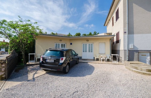 Novi Vinodolski Apartment | Apartments Branimir (64221-A1) - Novi Vinodolski (Crikvenica)