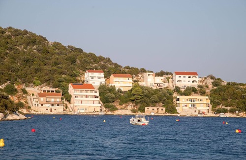 Zaklopatica Apartment | Apartments Graciela (53213-A2) - Zaklopatica - island Lastovo
