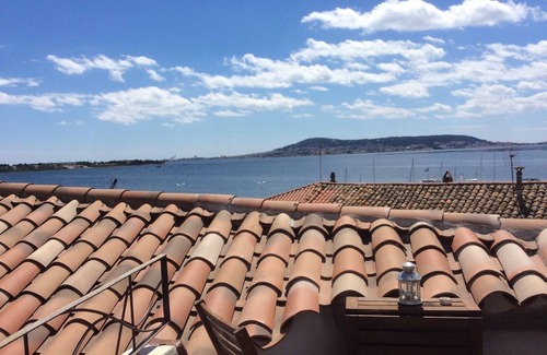Bouzigues Apartment | Apart 2 Overlooking Etang De Thau Bouzigues. Amazing Views 2nd floor sleeps 2-4