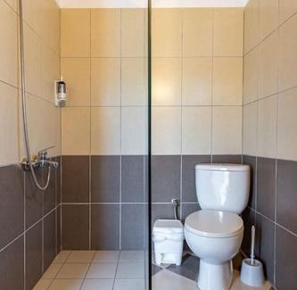 Himare Apartment | Apart 5 Pool, Views, Kitchen, Parking and more - Goro