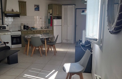 Pleherel-Plage-Vieux-Bourg Apartment | Apart Rdc 2-3-4 people 50m2 Ground floor+closed courtyard of 30m2 100m the beach