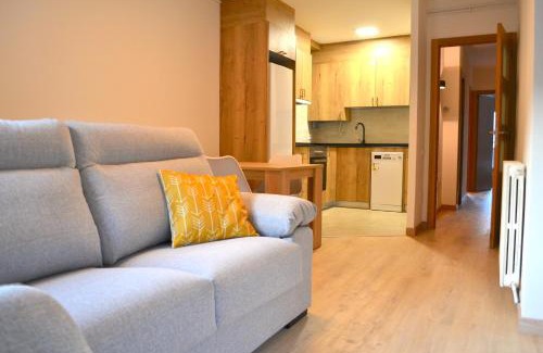 Esterri D'Aneu Apartment | Apartament comfortable amb vistes i cèntric by RURAL D'ÀNEU