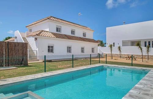 Conil de la Frontera Apartment | Apartamento con piscina compartida, Wi-Fi