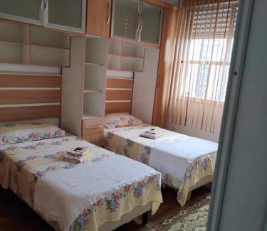 Ponta da Praia Apartment | Apartamento 2 dormitórios, wifi, ponta da praia, predio em frente ao mar - Santos