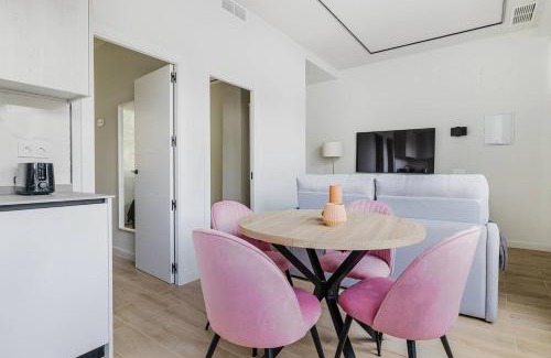 Cotos Apartment | Apartamento 4 - Moderno en Castellana - 4 Torres
