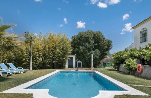 Arriate Apartment | Apartamento Cantarrana 1" with mountain views, pool, Wi-Fi, and air conditioning