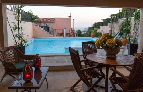 Linda-a-Velha Apartment | Apartamento com Piscina