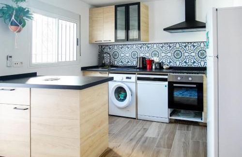 Beiro Apartment | Apartamento Completo en el Casco histórico con vista a la Sierra Nevada