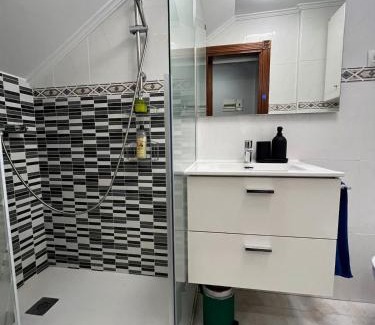 Castro Urdiales Apartment | Apartamento con piscina de junio a septiembre y a 100 m de la playa