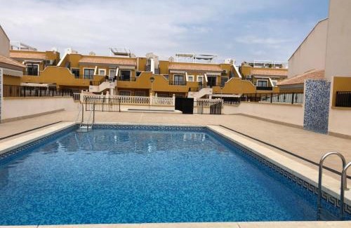 Els Arenals del Sol Apartment | APARTAMENTO CON TERRAZA 50M2，500M A LA PLAYA