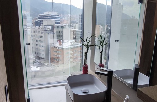 Calle 100 Apartment | Apartamento Elegante, Wifi, Restaurante, Piscina, Co-working
