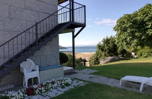 Cangas House | APARTAMENTO EN CASA A PIE DE PLAYA