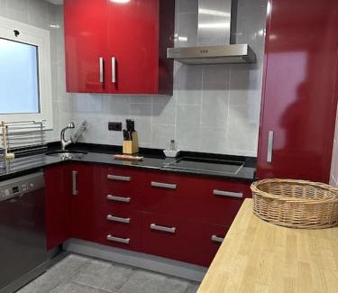 Roses Town Center Apartment | Apartamento Familiar Poeta Marquina