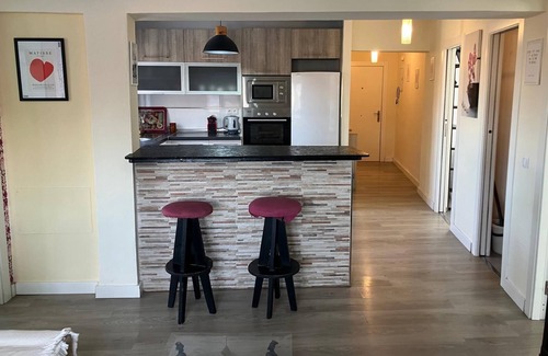 Cruz de Humilladero Apartment | Apartamento muy Luminoso y Excelente Ubicacion